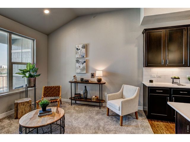 410 High Point Dr 206, Longmont, CO 80504