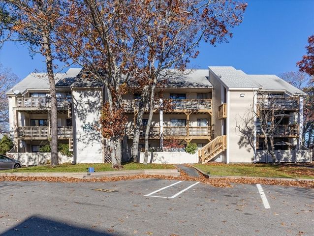 800 Bearses 2SB, Barnstable, MA 02601