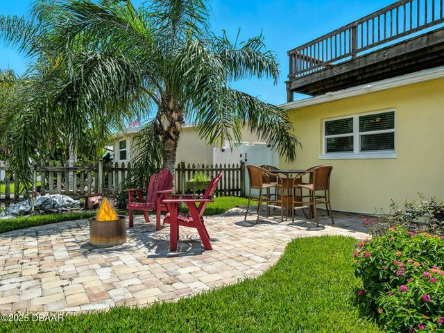 833 E 25th Avenue, New Smyrna Beach, FL 32169