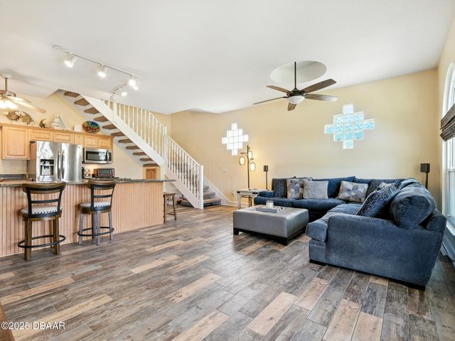 833 E 25th Avenue, New Smyrna Beach, FL 32169