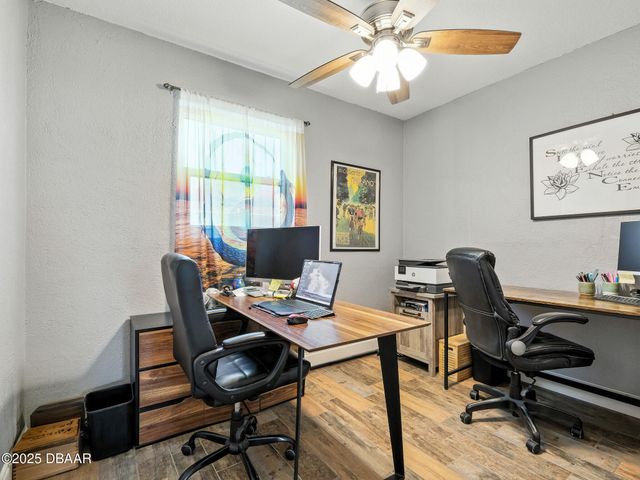 833 E 25th Avenue, New Smyrna Beach, FL 32169