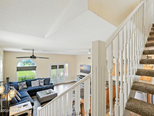 833 E 25th Avenue, New Smyrna Beach, FL 32169