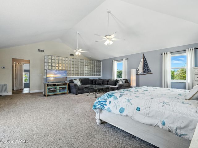 833 E 25th Avenue, New Smyrna Beach, FL 32169