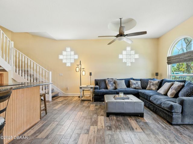 833 E 25th Avenue, New Smyrna Beach, FL 32169