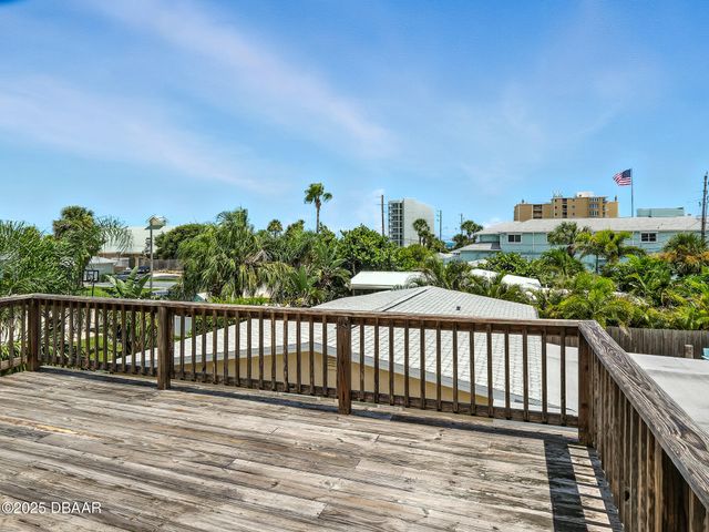 833 E 25th Avenue, New Smyrna Beach, FL 32169