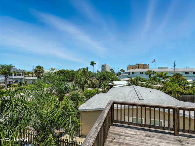 833 E 25th Avenue, New Smyrna Beach, FL 32169