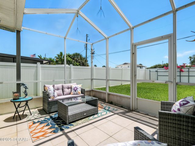 833 E 25th Avenue, New Smyrna Beach, FL 32169