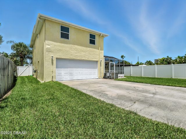 833 E 25th Avenue, New Smyrna Beach, FL 32169