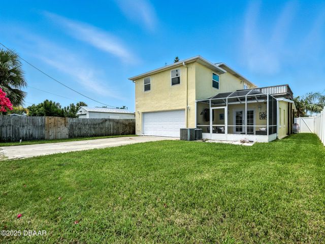 833 E 25th Avenue, New Smyrna Beach, FL 32169