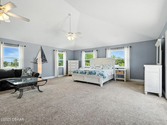 833 E 25th Avenue, New Smyrna Beach, FL 32169