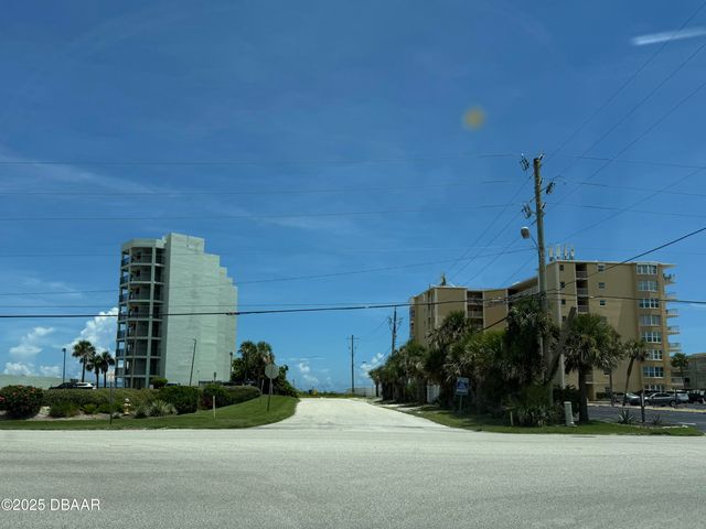 833 E 25th Avenue, New Smyrna Beach, FL 32169