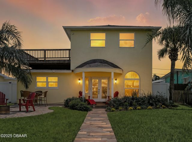 833 E 25th Avenue, New Smyrna Beach, FL 32169