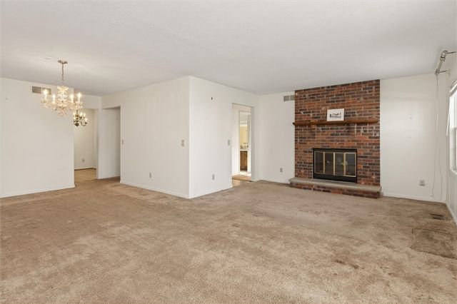 15 Braintree Crescent, Penfield, NY 14526