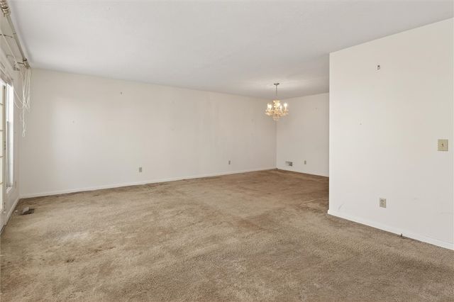 15 Braintree Crescent, Penfield, NY 14526