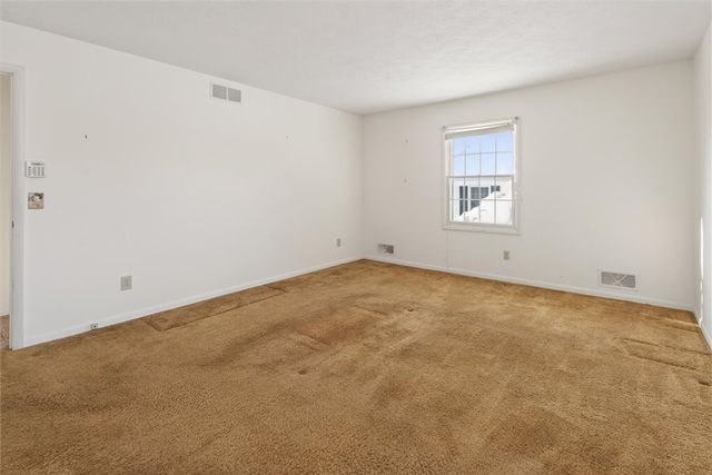 15 Braintree Crescent, Penfield, NY 14526