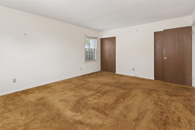 15 Braintree Crescent, Penfield, NY 14526