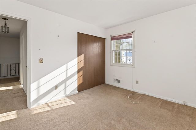 15 Braintree Crescent, Penfield, NY 14526