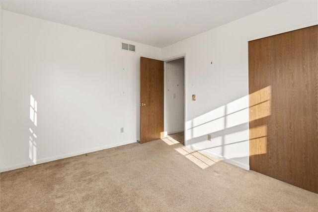 15 Braintree Crescent, Penfield, NY 14526