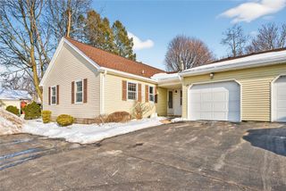 15 Braintree Crescent, Penfield, NY 14526
