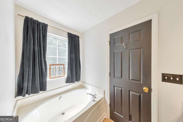 2612 Lake Park Bend, Acworth, GA 30101