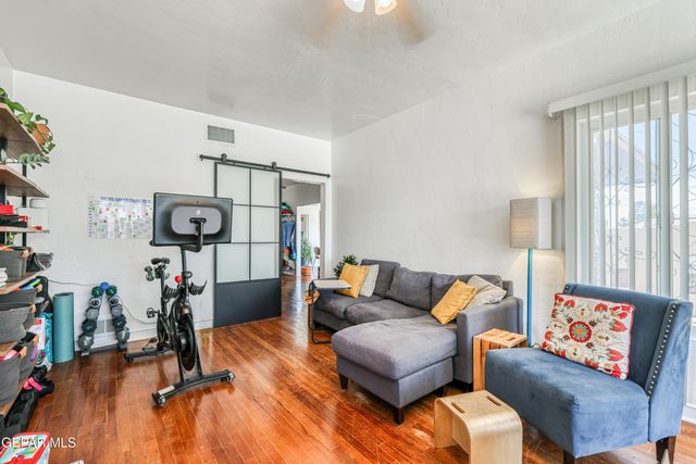 1300 RANDOLPH Drive, El Paso, TX 79902