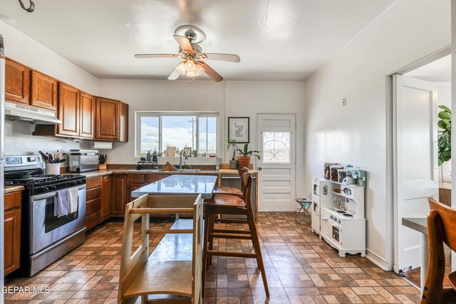 1300 RANDOLPH Drive, El Paso, TX 79902