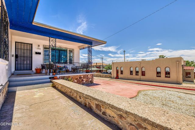 1300 RANDOLPH Drive, El Paso, TX 79902