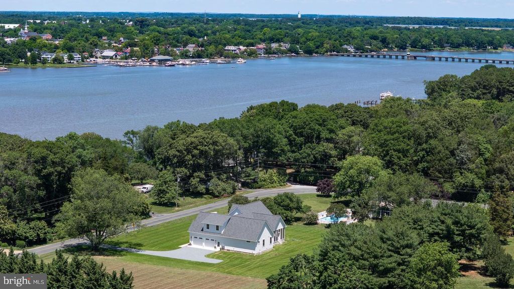 Image 1 of property listing at 205 RIVER RD, Chestertown, MD 21620