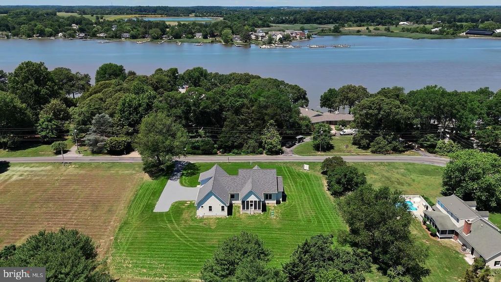 Image 2 of property listing at 205 RIVER RD, Chestertown, MD 21620