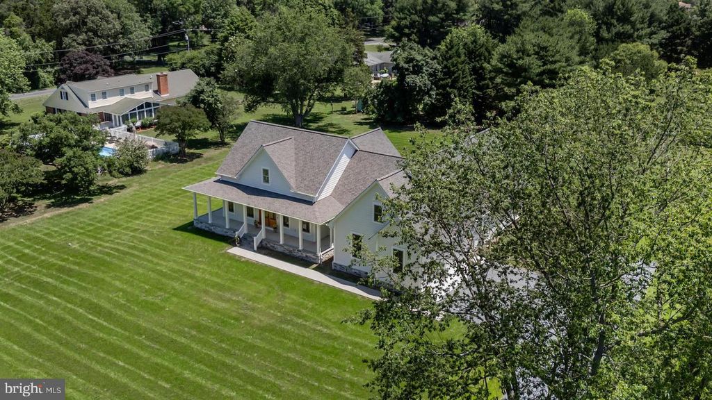 Image 3 of property listing at 205 RIVER RD, Chestertown, MD 21620