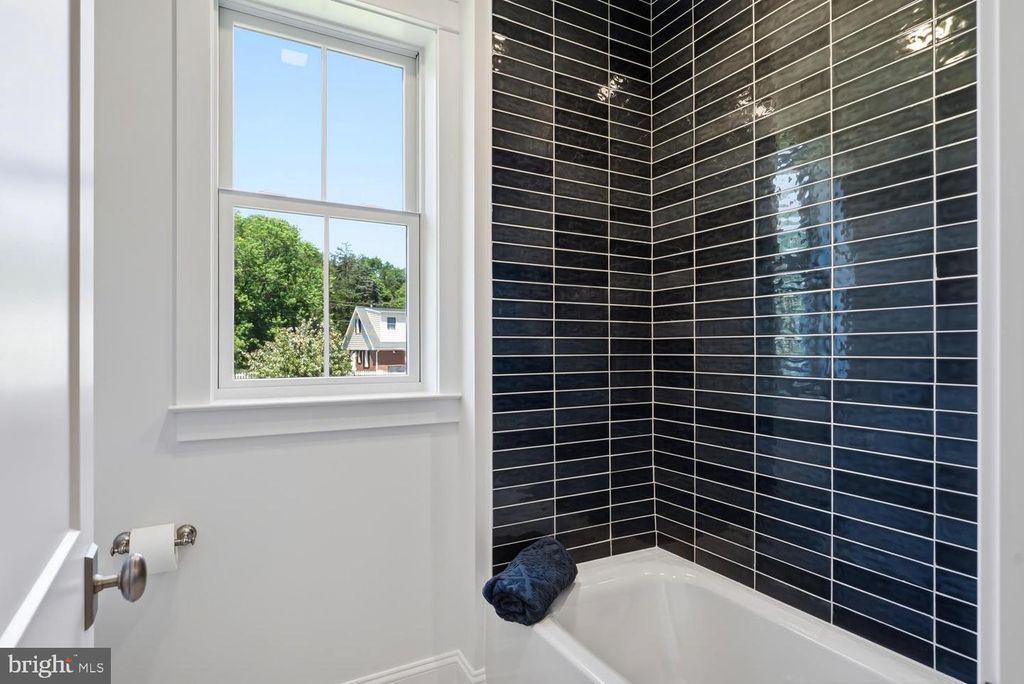 Image 40 of property listing at 205 RIVER RD, Chestertown, MD 21620