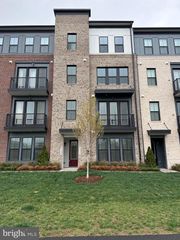 43324 FARRINGDON SQ, Broadlands, VA 20148