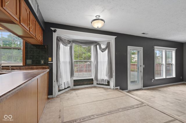 643 Creston Point Circle, Indianapolis, IN 46239