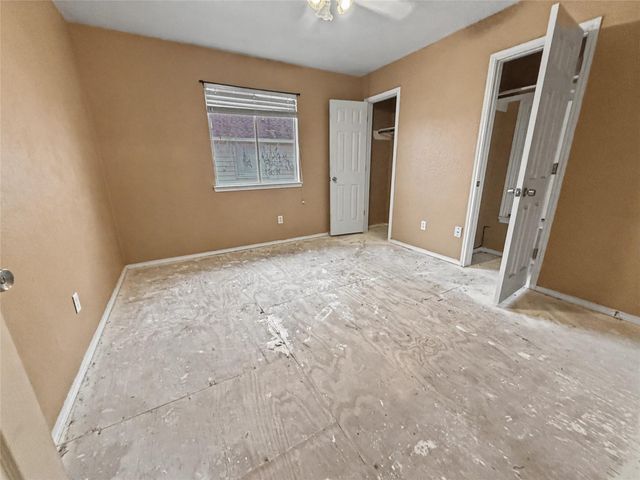 914 Chase Creek Circle, Bacliff, TX 77518