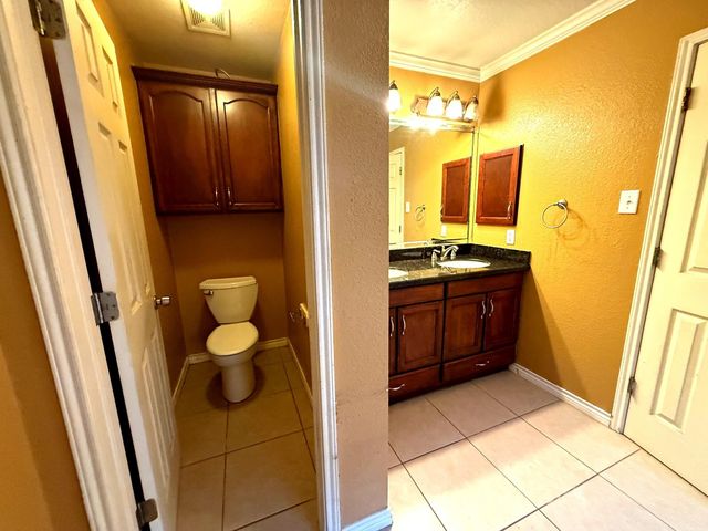 914 Chase Creek Circle, Bacliff, TX 77518