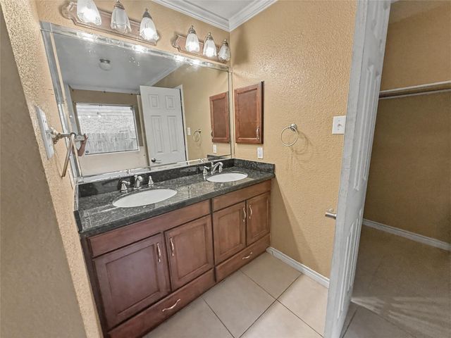 914 Chase Creek Circle, Bacliff, TX 77518