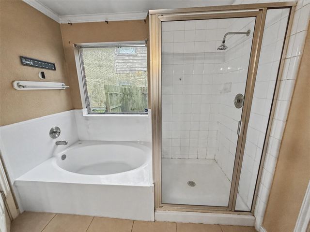 914 Chase Creek Circle, Bacliff, TX 77518