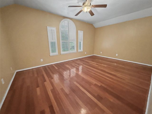 914 Chase Creek Circle, Bacliff, TX 77518