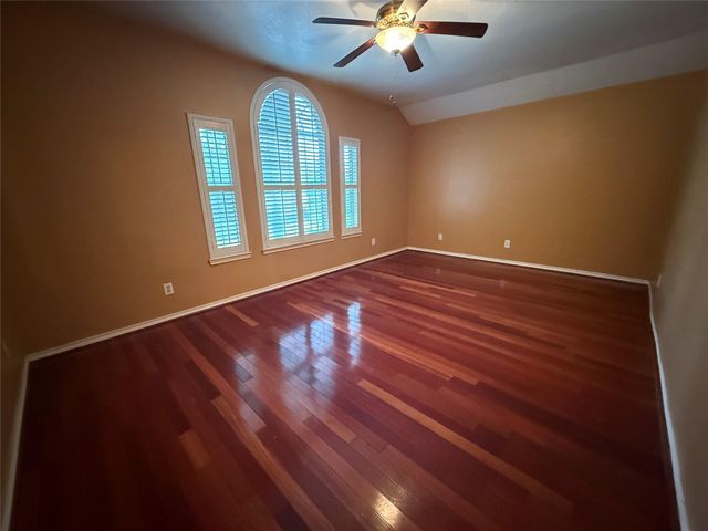 914 Chase Creek Circle, Bacliff, TX 77518