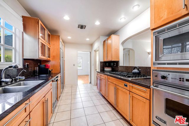 4322 N Clybourn Avenue, Burbank, CA 91505