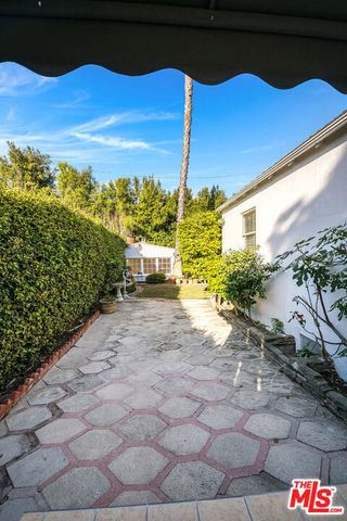 4322 N Clybourn Avenue, Burbank, CA 91505
