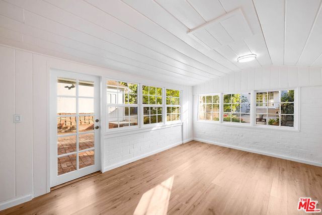 4322 N Clybourn Avenue, Burbank, CA 91505