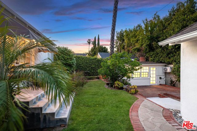4322 N Clybourn Avenue, Burbank, CA 91505