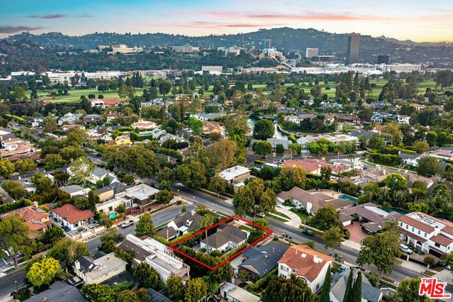 4322 N Clybourn Avenue, Burbank, CA 91505