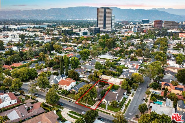 4322 N Clybourn Avenue, Burbank, CA 91505