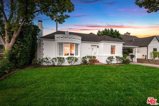 4322 N Clybourn Avenue, Burbank, CA 91505