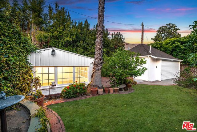 4322 N Clybourn Avenue, Burbank, CA 91505