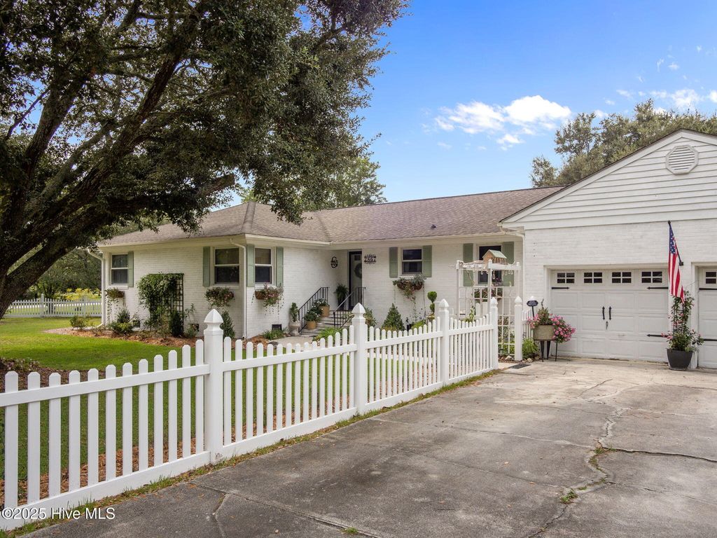 2867 Easy Street, Newport, NC 28570