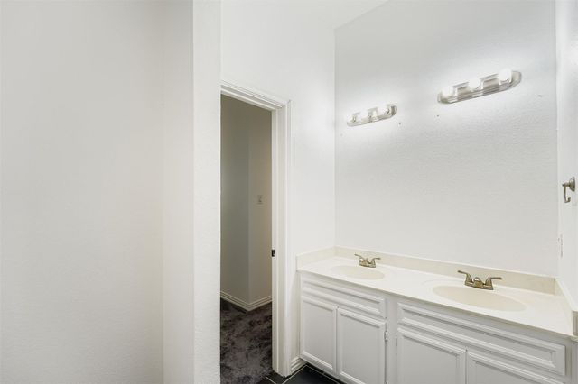 2100 Buckeye LN, Round Rock, TX 78664