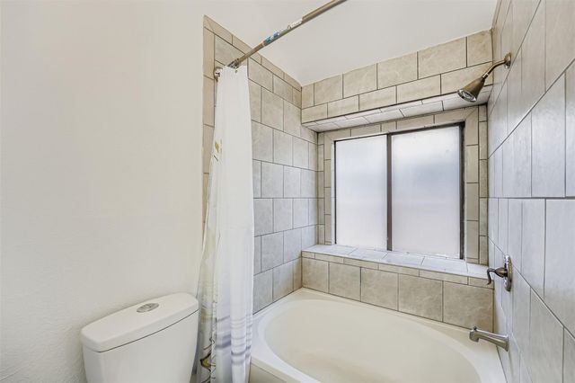 2100 Buckeye LN, Round Rock, TX 78664